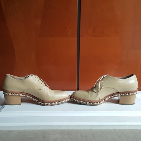 SOLD !!!! CHANEL 24K GOLD PLATED CHAIN OXFORDS - Picture 3 of 8